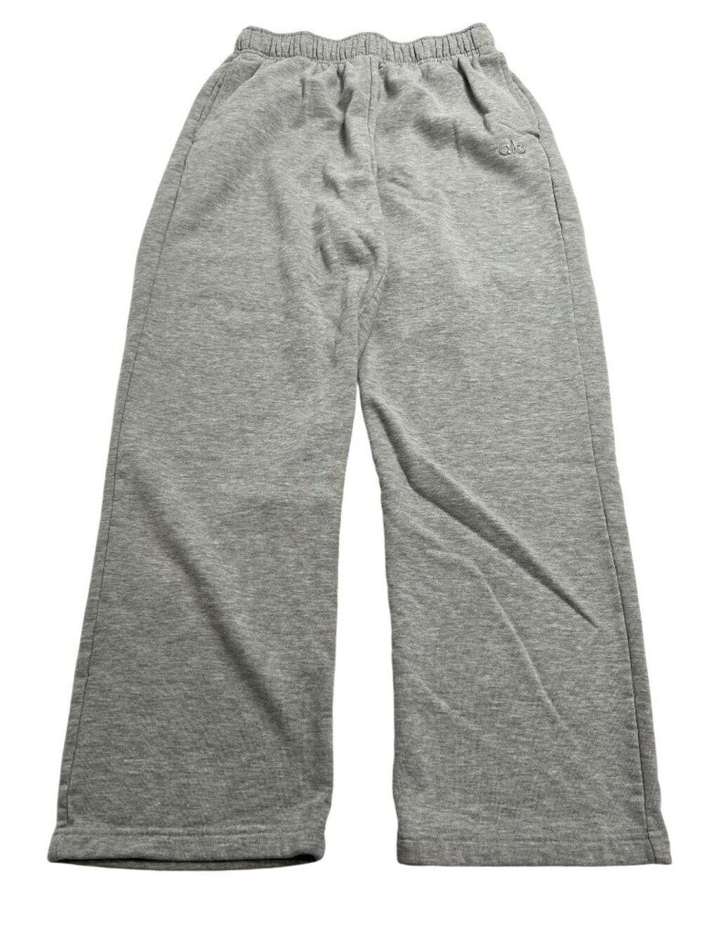 ALO Yoga Accolade Straight Leg Sweatpants in Athletic Heather Grey
